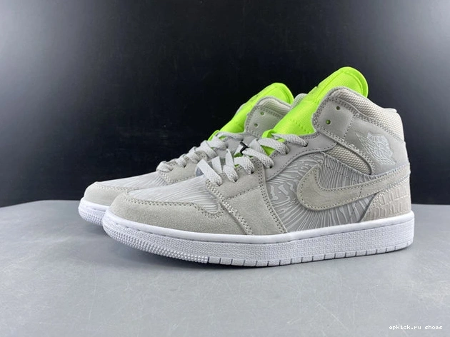 Cheap Mid CV3018- Ghost Cozy Vast Grey Green 3753 Jordan1 1013